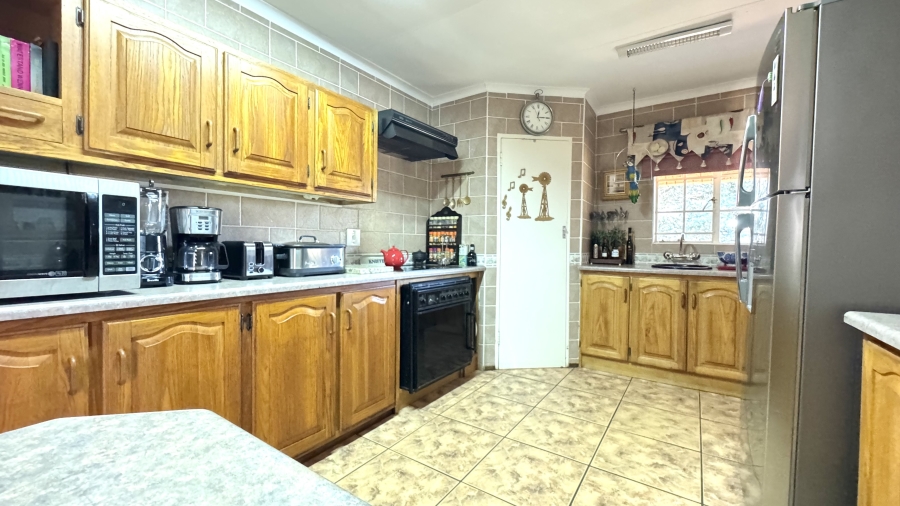 4 Bedroom Property for Sale in Erasmuskloof Gauteng