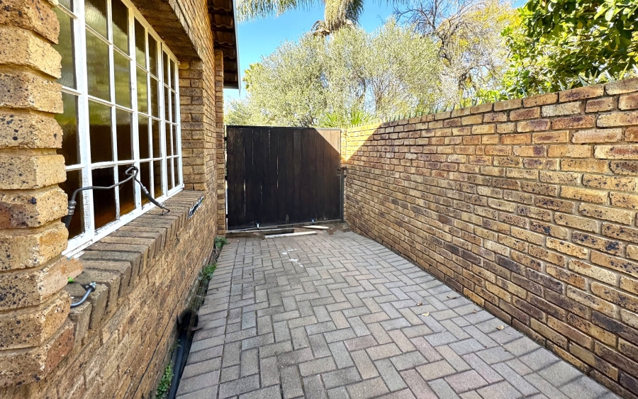 4 Bedroom Property for Sale in Erasmuskloof Gauteng