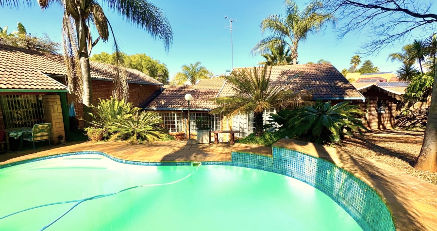 4 Bedroom Property for Sale in Erasmuskloof Gauteng