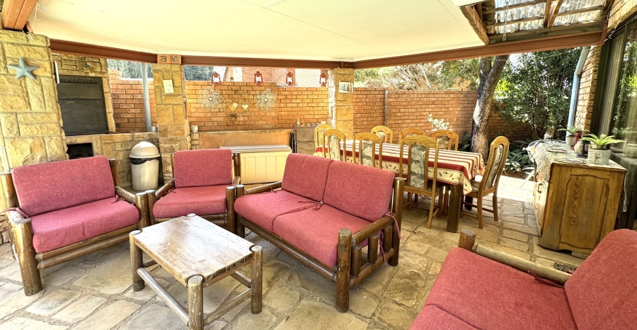 4 Bedroom Property for Sale in Erasmuskloof Gauteng