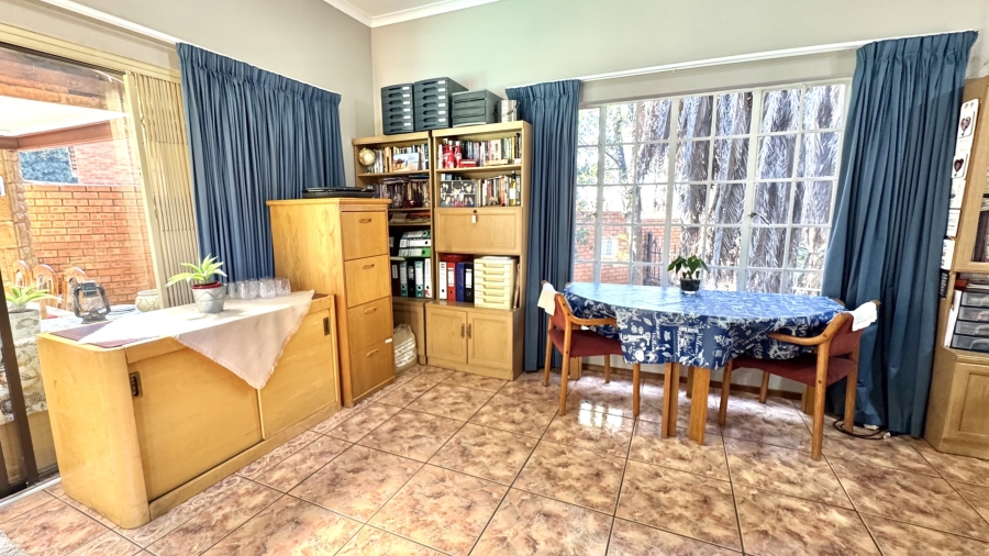 4 Bedroom Property for Sale in Erasmuskloof Gauteng
