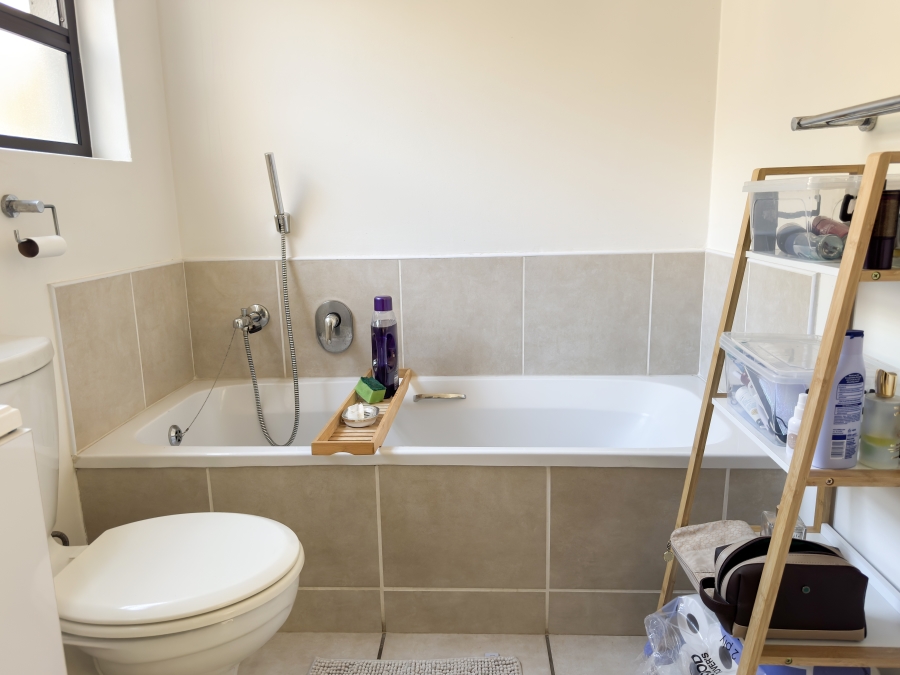 To Let 1 Bedroom Property for Rent in Bryanston Gauteng