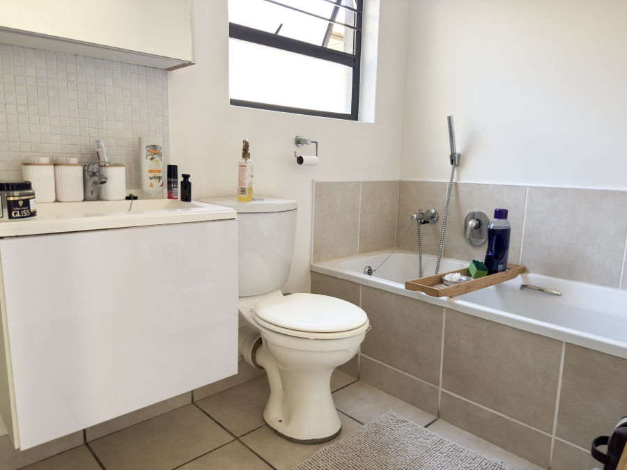 To Let 1 Bedroom Property for Rent in Bryanston Gauteng