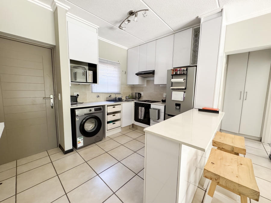 To Let 1 Bedroom Property for Rent in Bryanston Gauteng