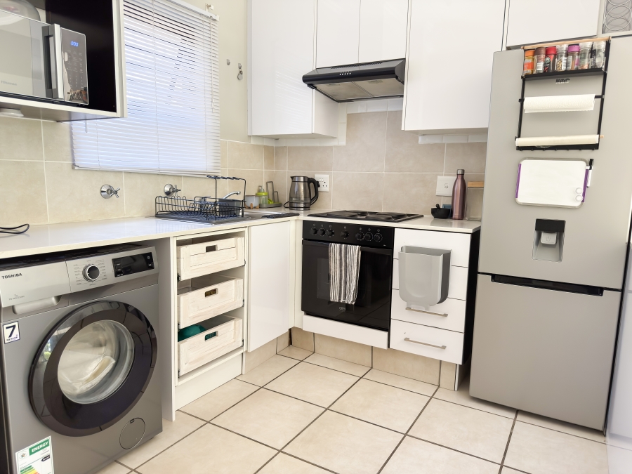 To Let 1 Bedroom Property for Rent in Bryanston Gauteng