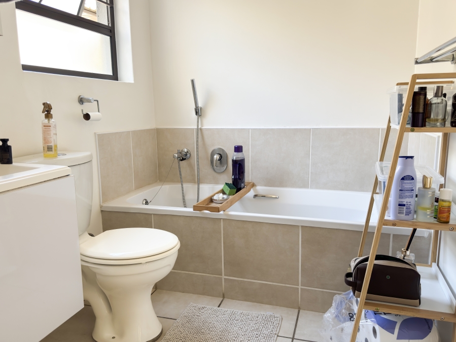 To Let 1 Bedroom Property for Rent in Bryanston Gauteng