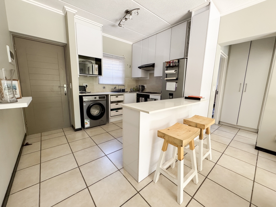 To Let 1 Bedroom Property for Rent in Bryanston Gauteng