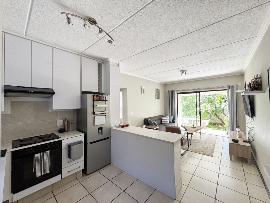 To Let 1 Bedroom Property for Rent in Bryanston Gauteng
