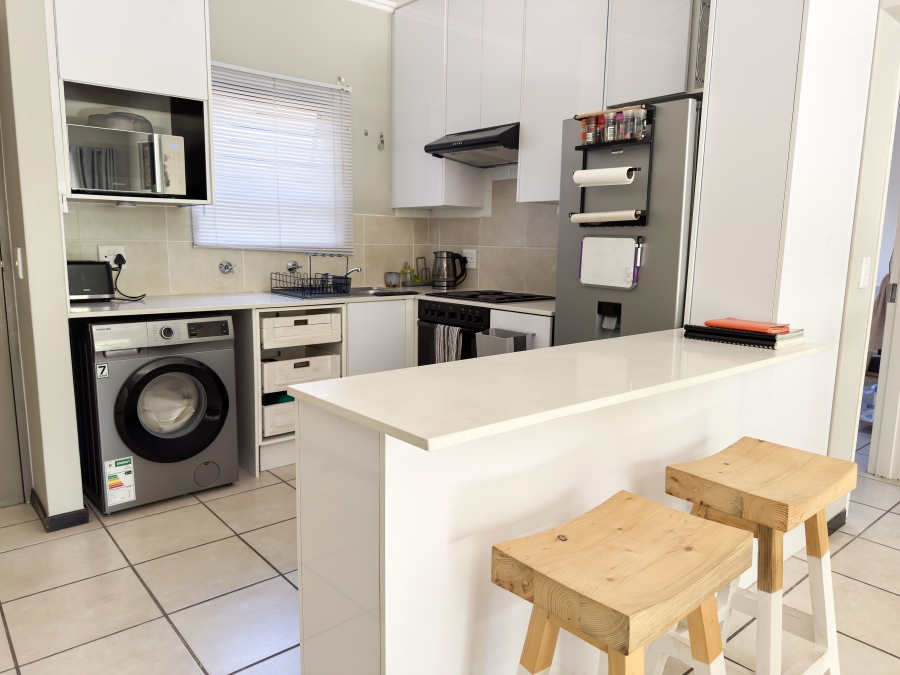 To Let 1 Bedroom Property for Rent in Bryanston Gauteng