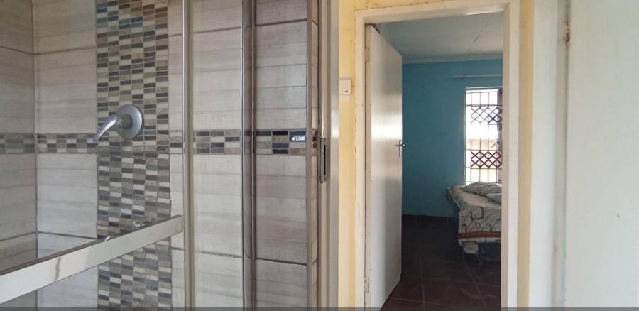 2 Bedroom Property for Sale in Nkwe Estate Gauteng