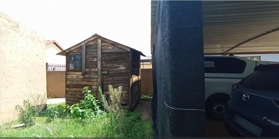 3 Bedroom Property for Sale in Nkwe Estate Gauteng
