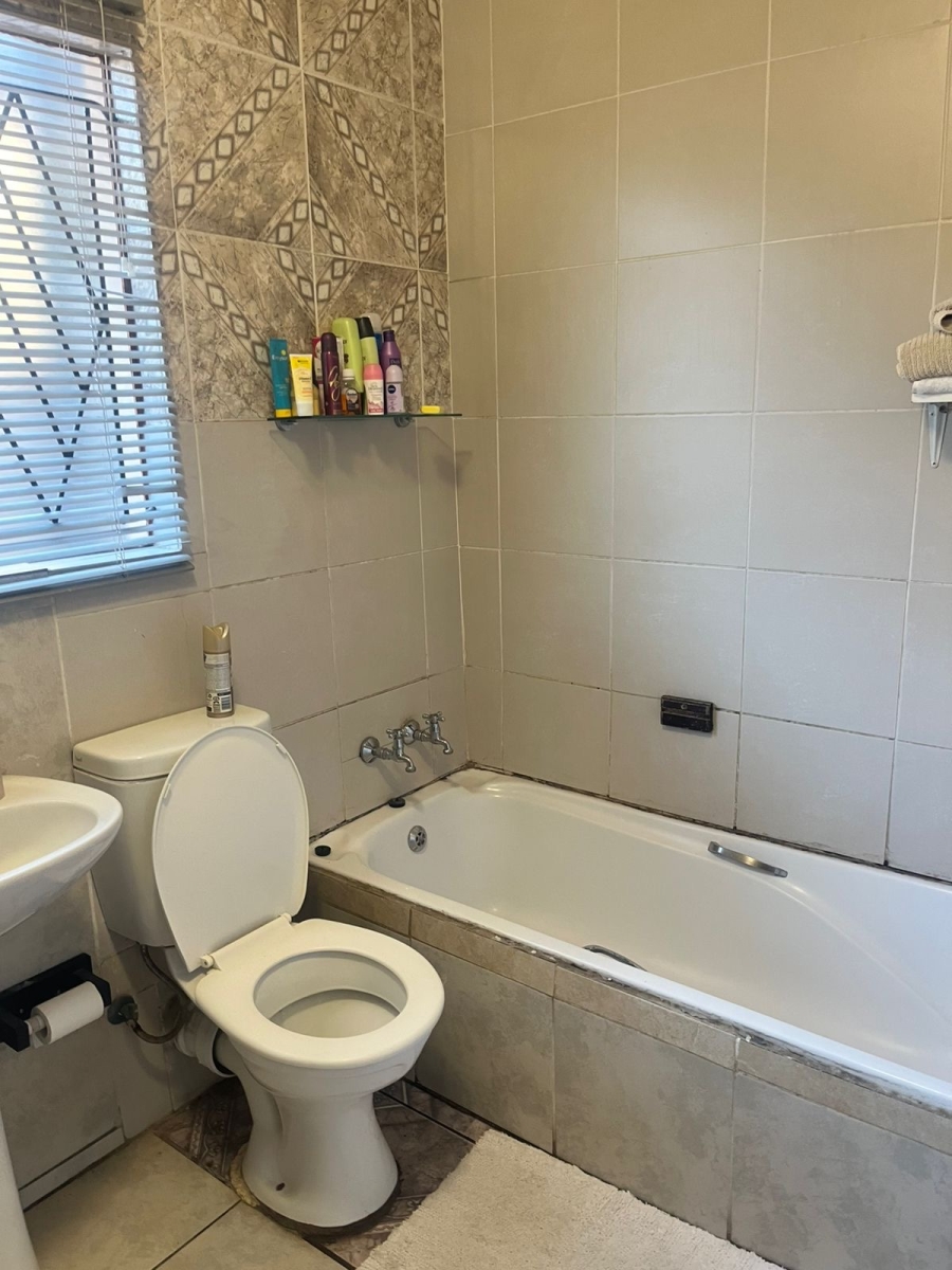 To Let 3 Bedroom Property for Rent in Ebony Park Gauteng