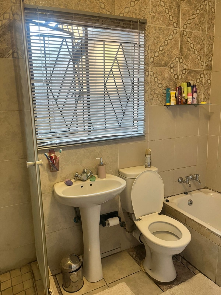 To Let 3 Bedroom Property for Rent in Ebony Park Gauteng