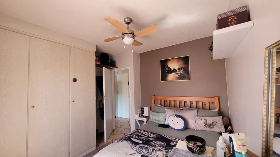 2 Bedroom Property for Sale in Die Hoewes Gauteng