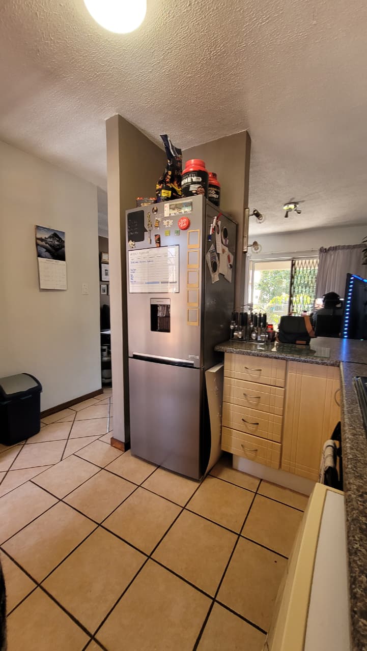 2 Bedroom Property for Sale in Die Hoewes Gauteng