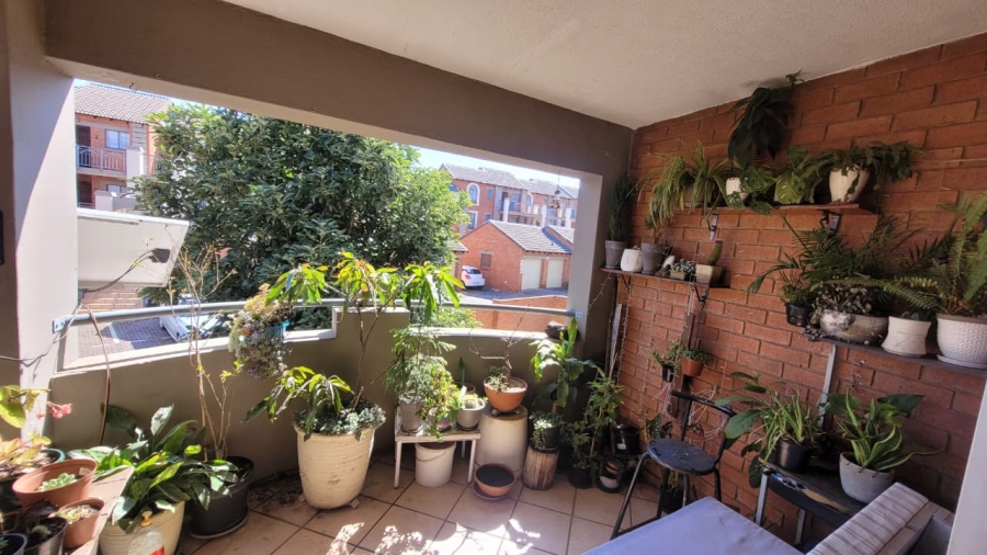 2 Bedroom Property for Sale in Die Hoewes Gauteng