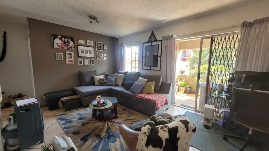 2 Bedroom Property for Sale in Die Hoewes Gauteng