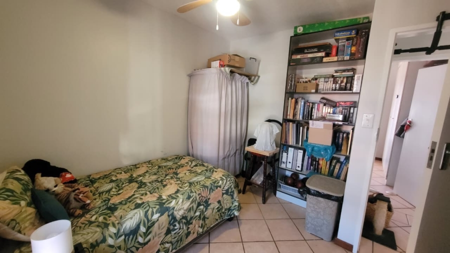 2 Bedroom Property for Sale in Die Hoewes Gauteng