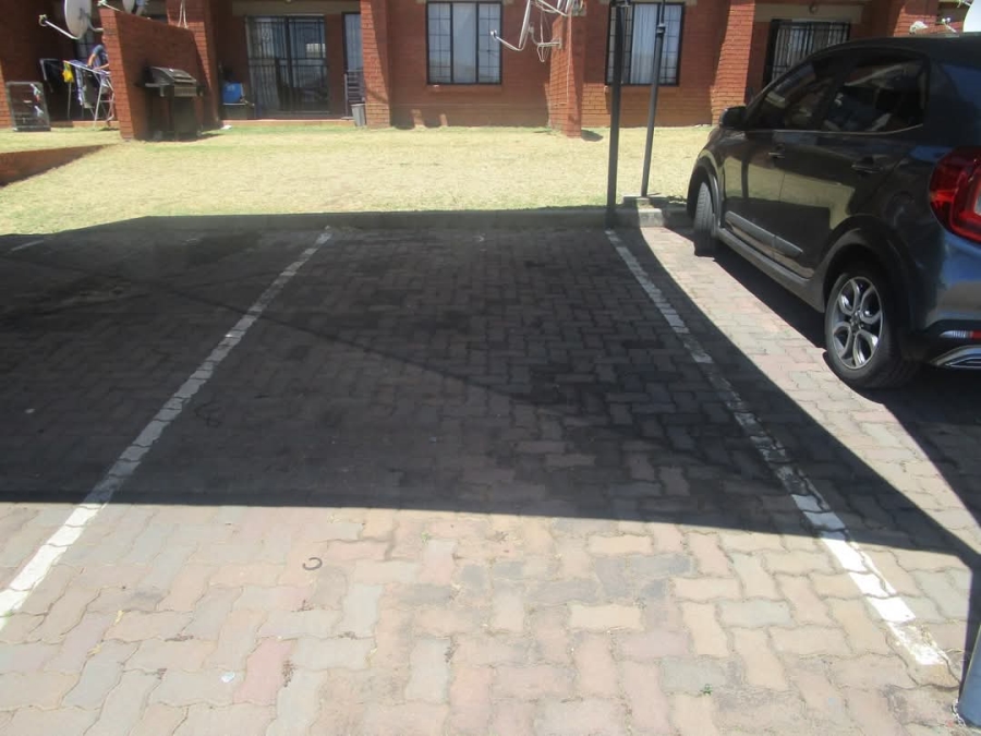 To Let 1 Bedroom Property for Rent in Sagewood Gauteng