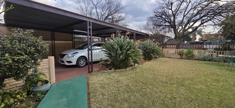 4 Bedroom Property for Sale in Moregloed Gauteng