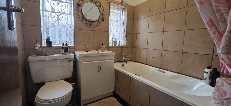 4 Bedroom Property for Sale in Moregloed Gauteng