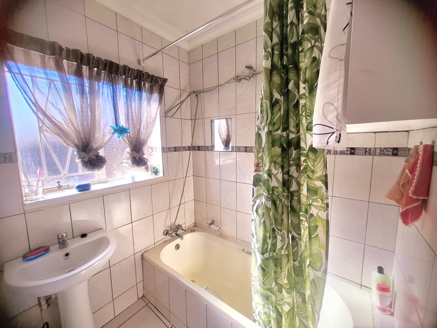 3 Bedroom Property for Sale in Witpoortjie Gauteng