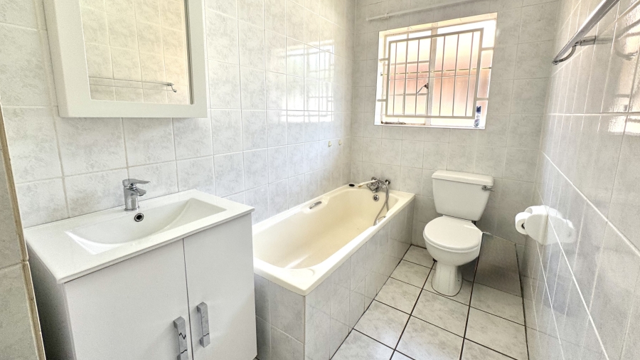 3 Bedroom Property for Sale in Elarduspark Ext 3 Gauteng