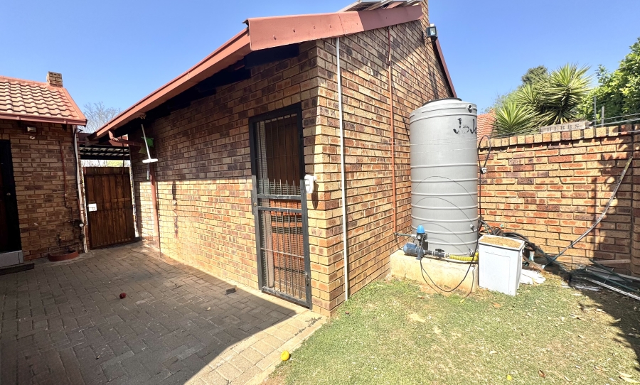 3 Bedroom Property for Sale in Elarduspark Ext 3 Gauteng