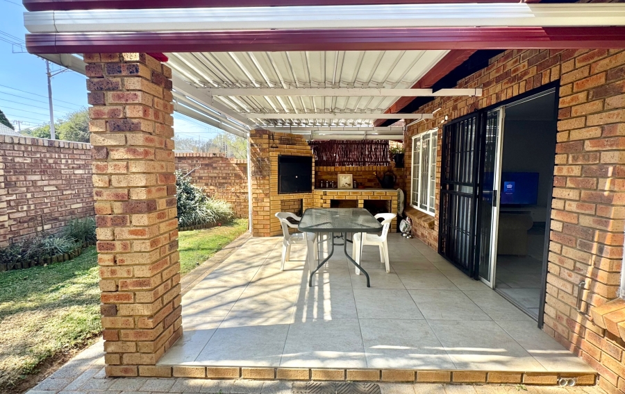 3 Bedroom Property for Sale in Elarduspark Ext 3 Gauteng