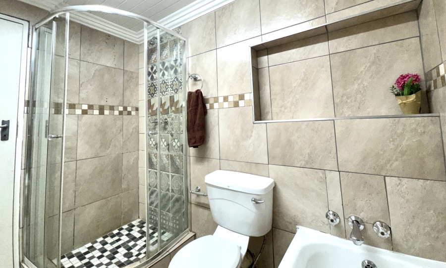 3 Bedroom Property for Sale in Elarduspark Ext 3 Gauteng