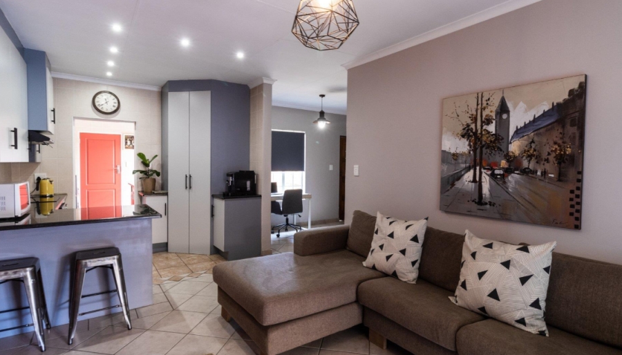 2 Bedroom Property for Sale in Rooihuiskraal North Gauteng