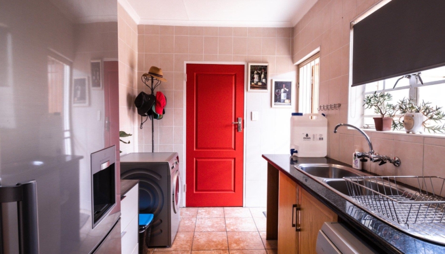 2 Bedroom Property for Sale in Rooihuiskraal North Gauteng