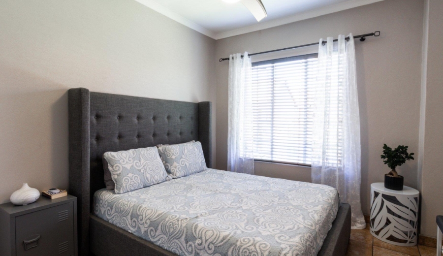 2 Bedroom Property for Sale in Rooihuiskraal North Gauteng