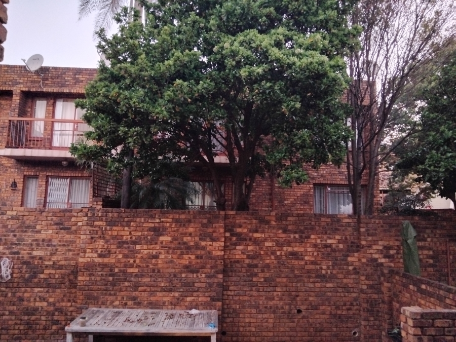 2 Bedroom Property for Sale in Zwartkop Gauteng