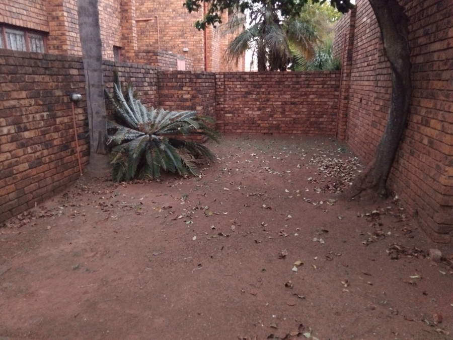 2 Bedroom Property for Sale in Zwartkop Gauteng