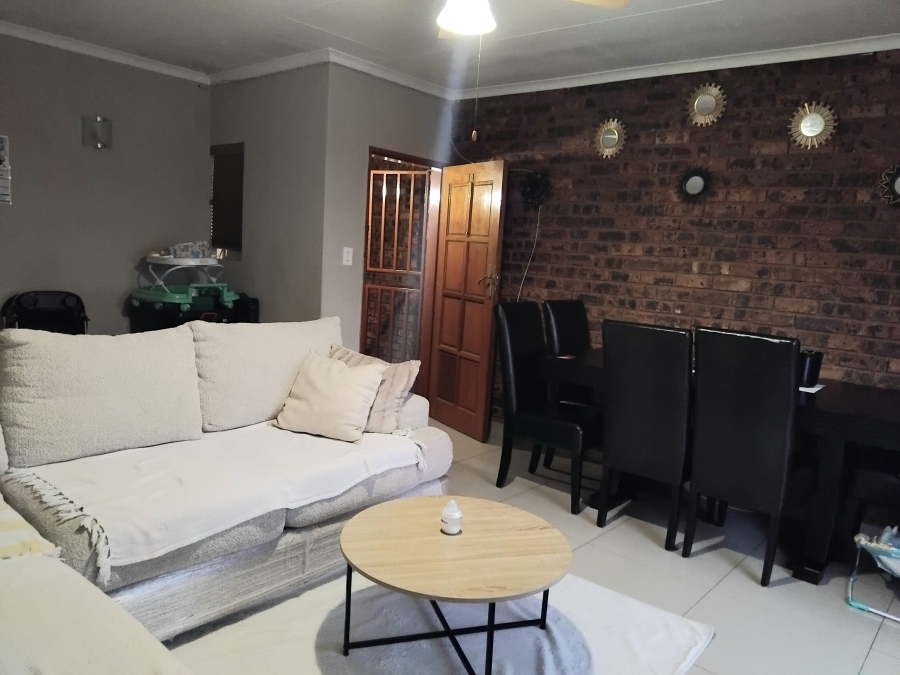 2 Bedroom Property for Sale in Zwartkop Gauteng