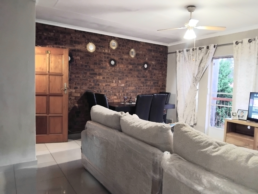 2 Bedroom Property for Sale in Zwartkop Gauteng