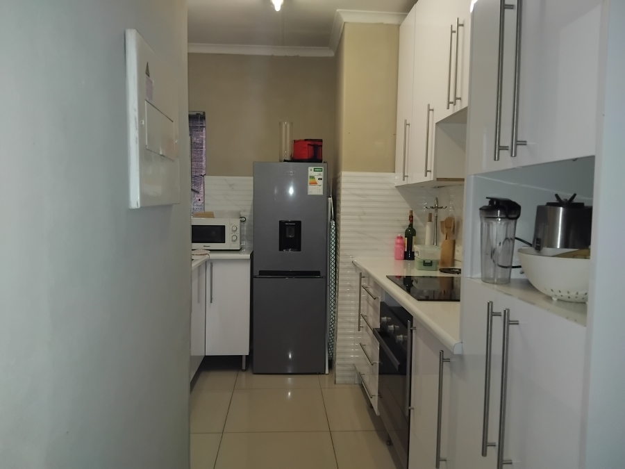 2 Bedroom Property for Sale in Zwartkop Gauteng