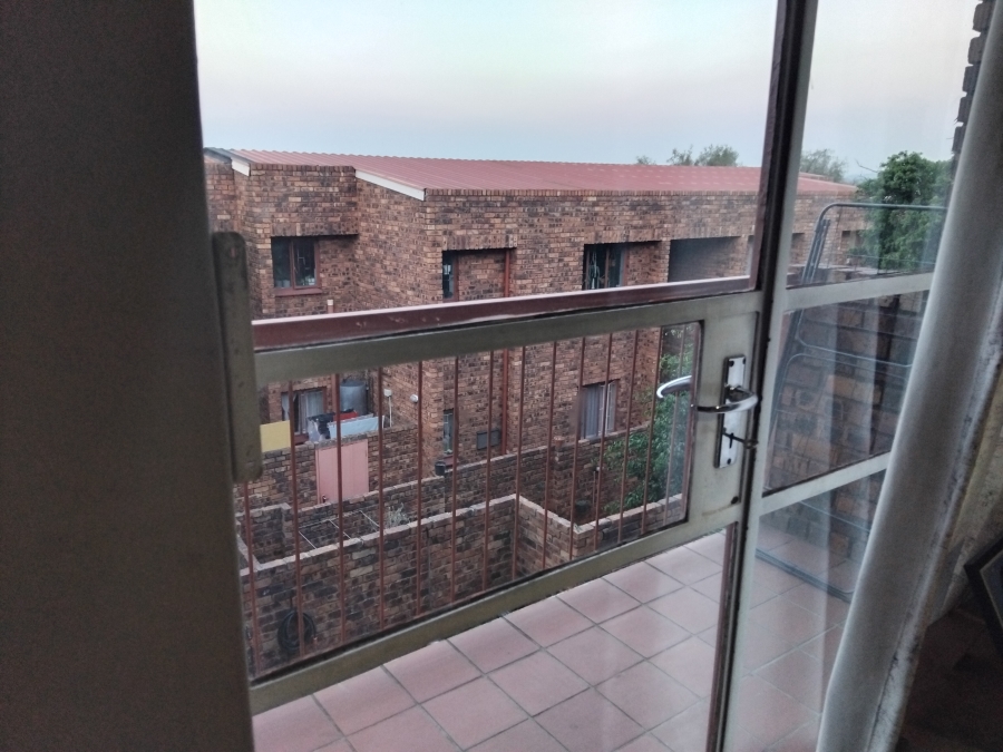 2 Bedroom Property for Sale in Zwartkop Gauteng