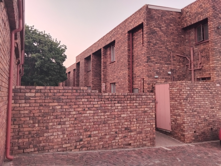 2 Bedroom Property for Sale in Zwartkop Gauteng