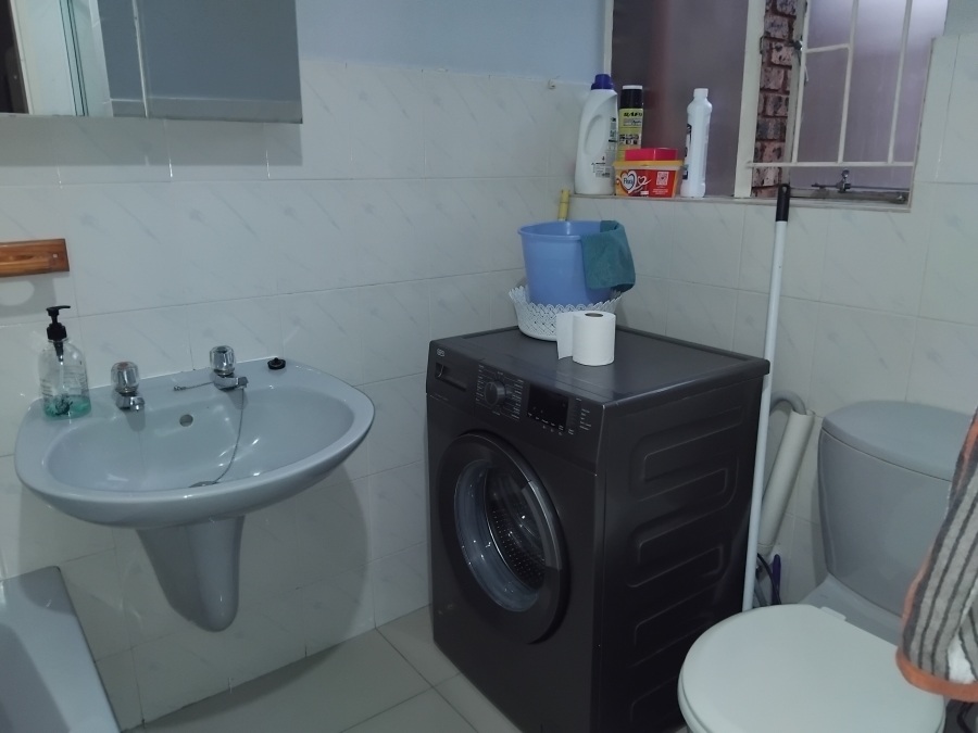 2 Bedroom Property for Sale in Zwartkop Gauteng