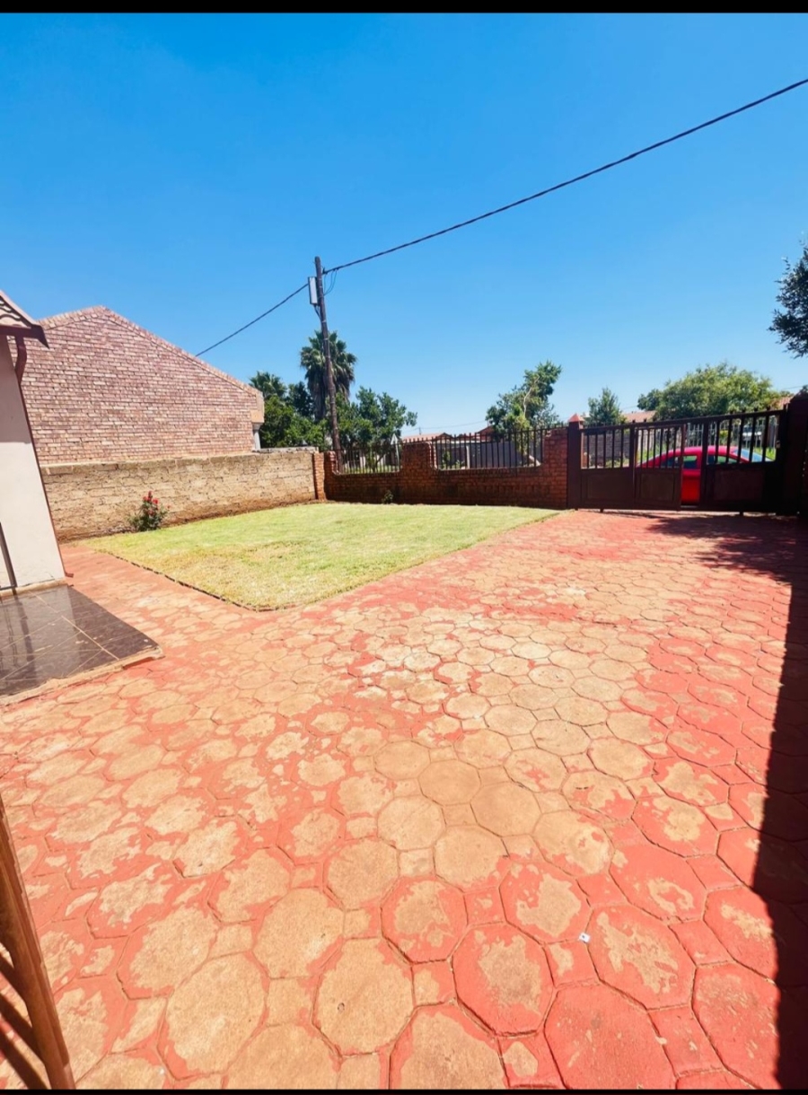 2 Bedroom Property for Sale in Soshanguve B Gauteng