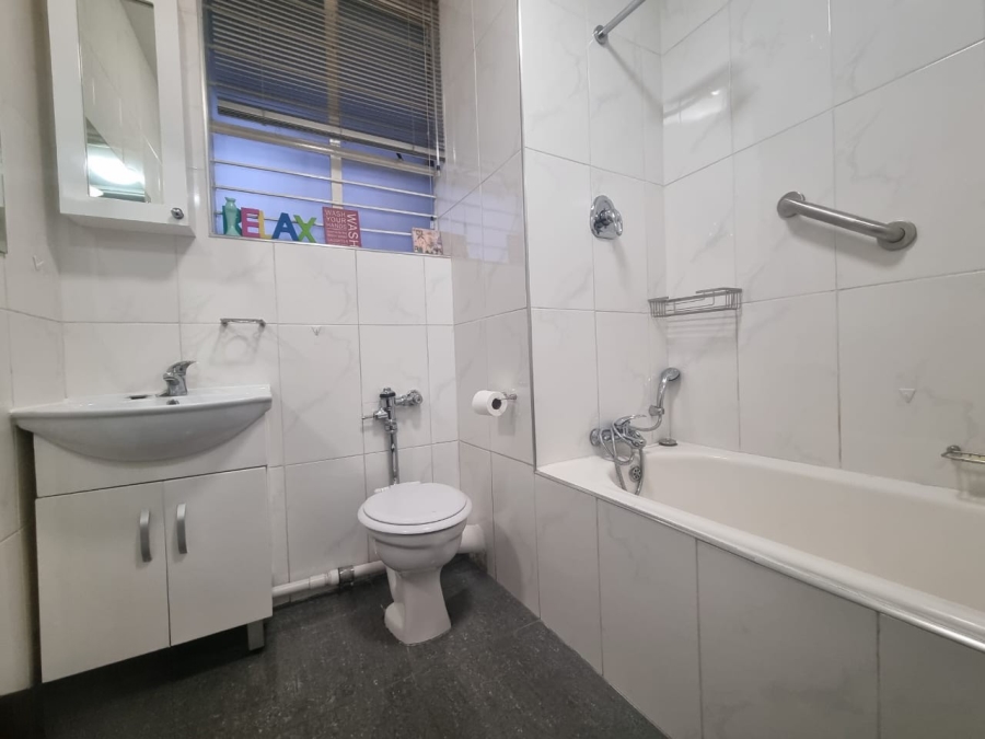 1 Bedroom Property for Sale in Bedford Gardens Gauteng