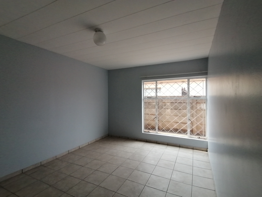 To Let 2 Bedroom Property for Rent in Casseldale Gauteng