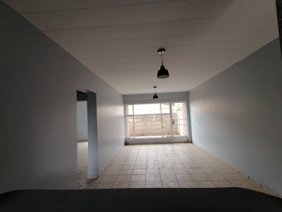 To Let 2 Bedroom Property for Rent in Casseldale Gauteng