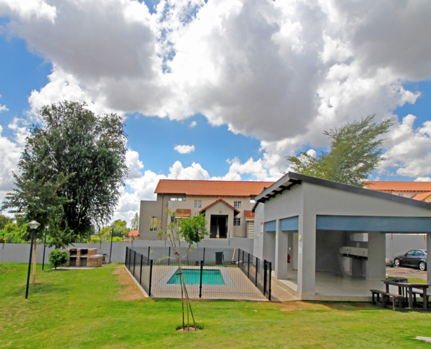 To Let 2 Bedroom Property for Rent in Noordwyk Gauteng