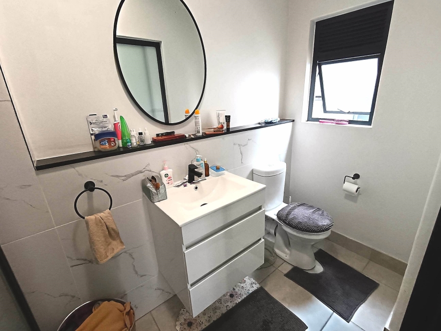 To Let 2 Bedroom Property for Rent in Waterfall Gauteng