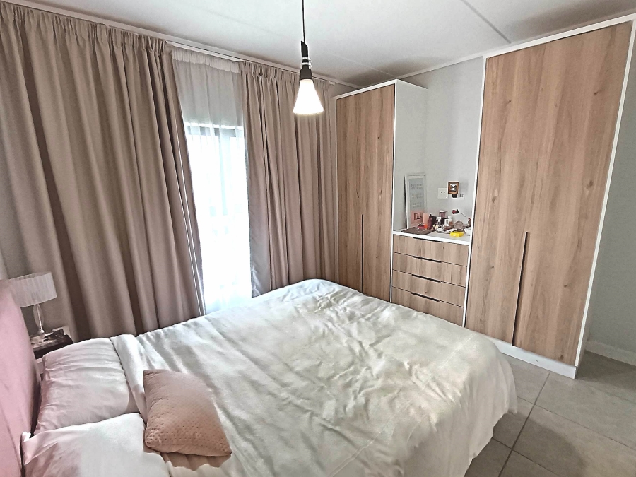 To Let 2 Bedroom Property for Rent in Waterfall Gauteng