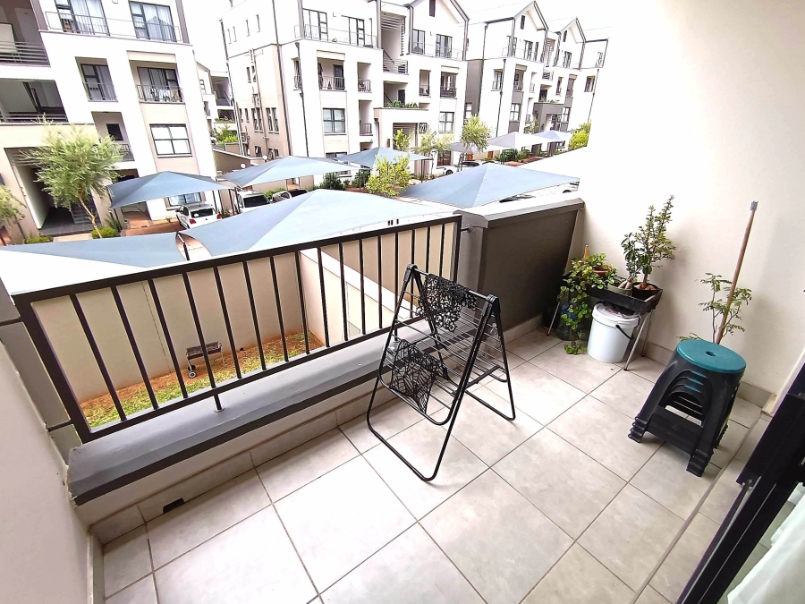 To Let 2 Bedroom Property for Rent in Waterfall Gauteng