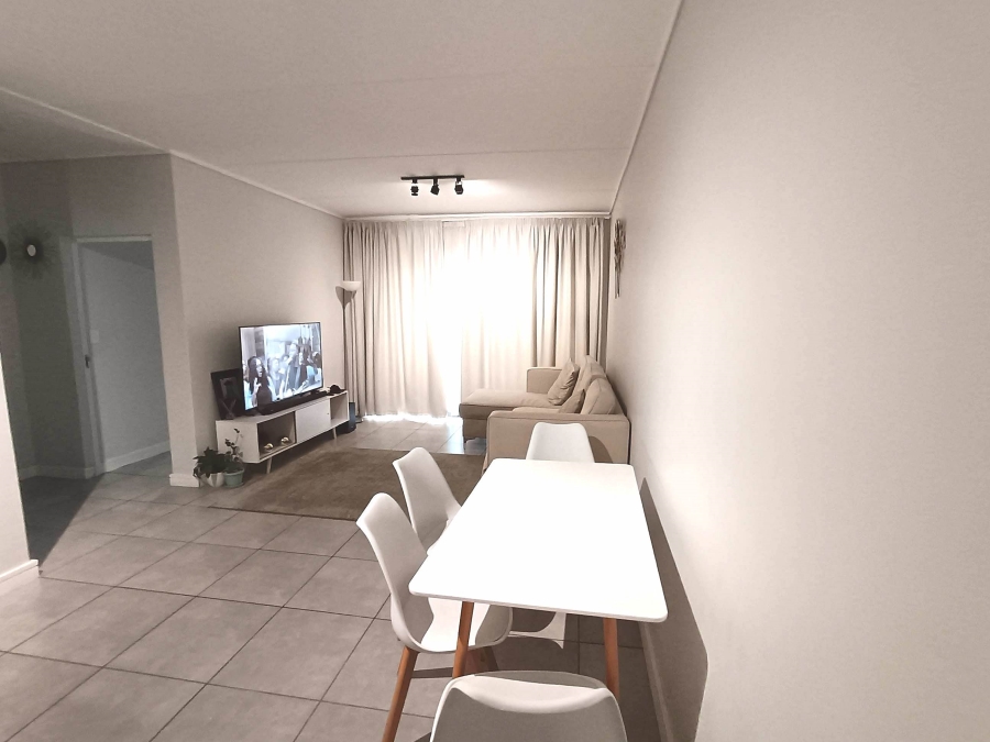 To Let 2 Bedroom Property for Rent in Waterfall Gauteng